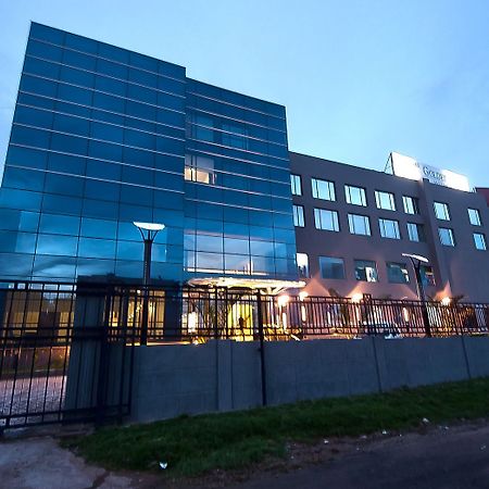 The Golden Plaza Hotel Panchkula Buitenkant foto