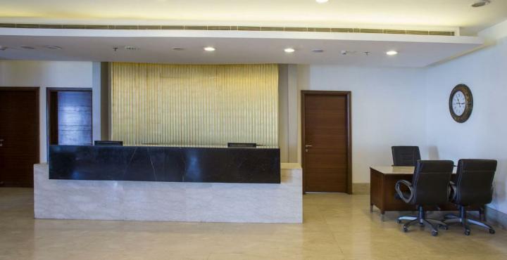 The Golden Plaza Hotel Panchkula Buitenkant foto