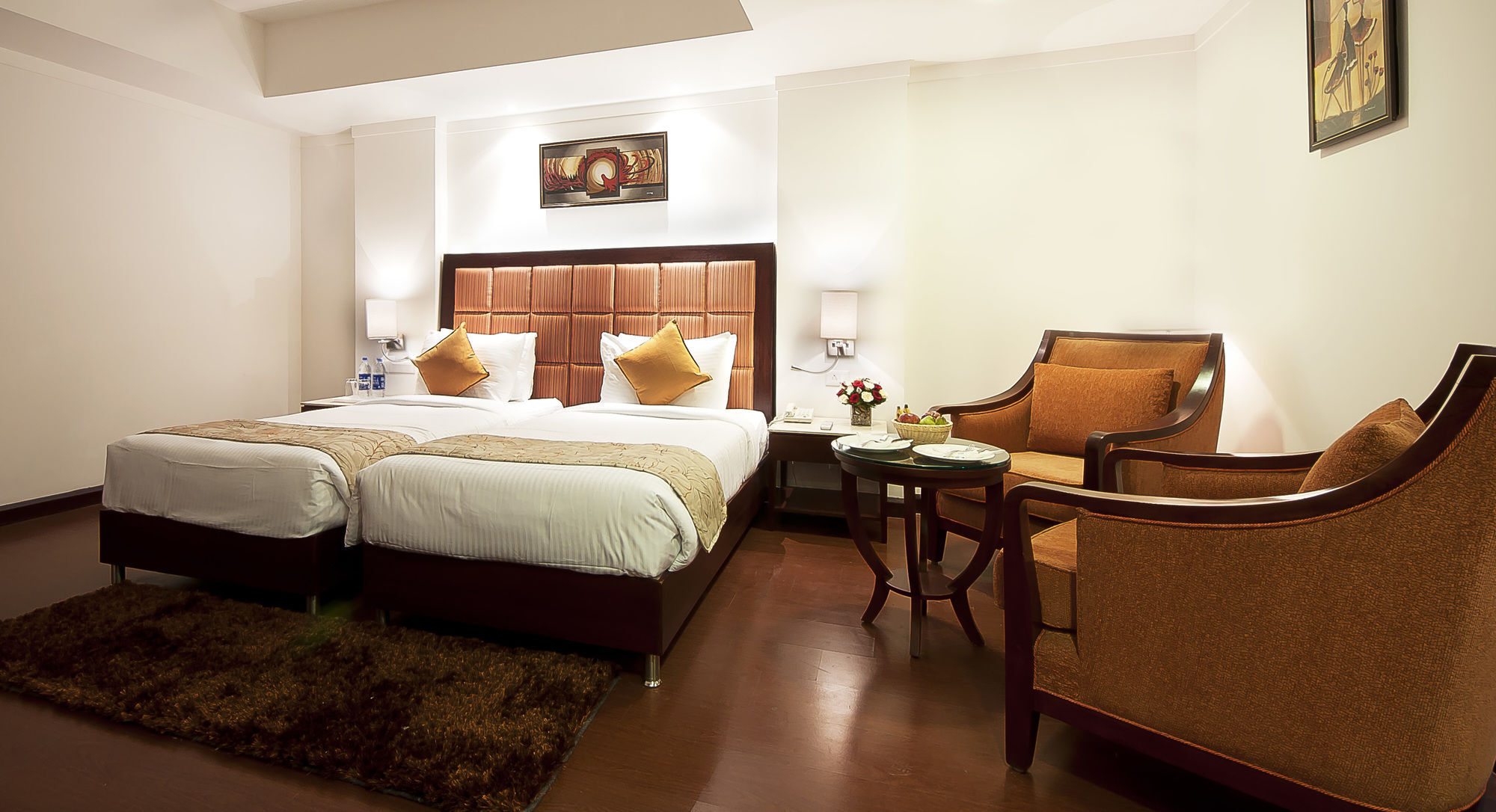 The Golden Plaza Hotel Panchkula Buitenkant foto