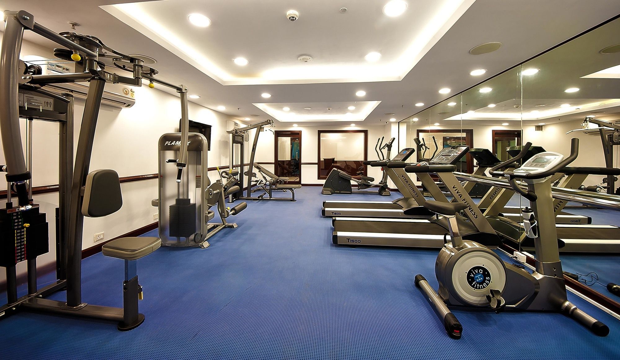 The Golden Plaza Hotel Panchkula Buitenkant foto