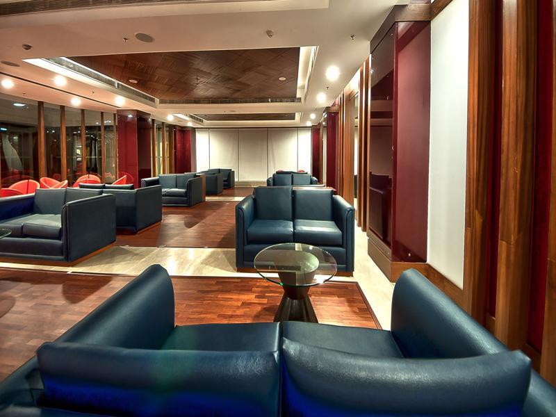The Golden Plaza Hotel Panchkula Buitenkant foto