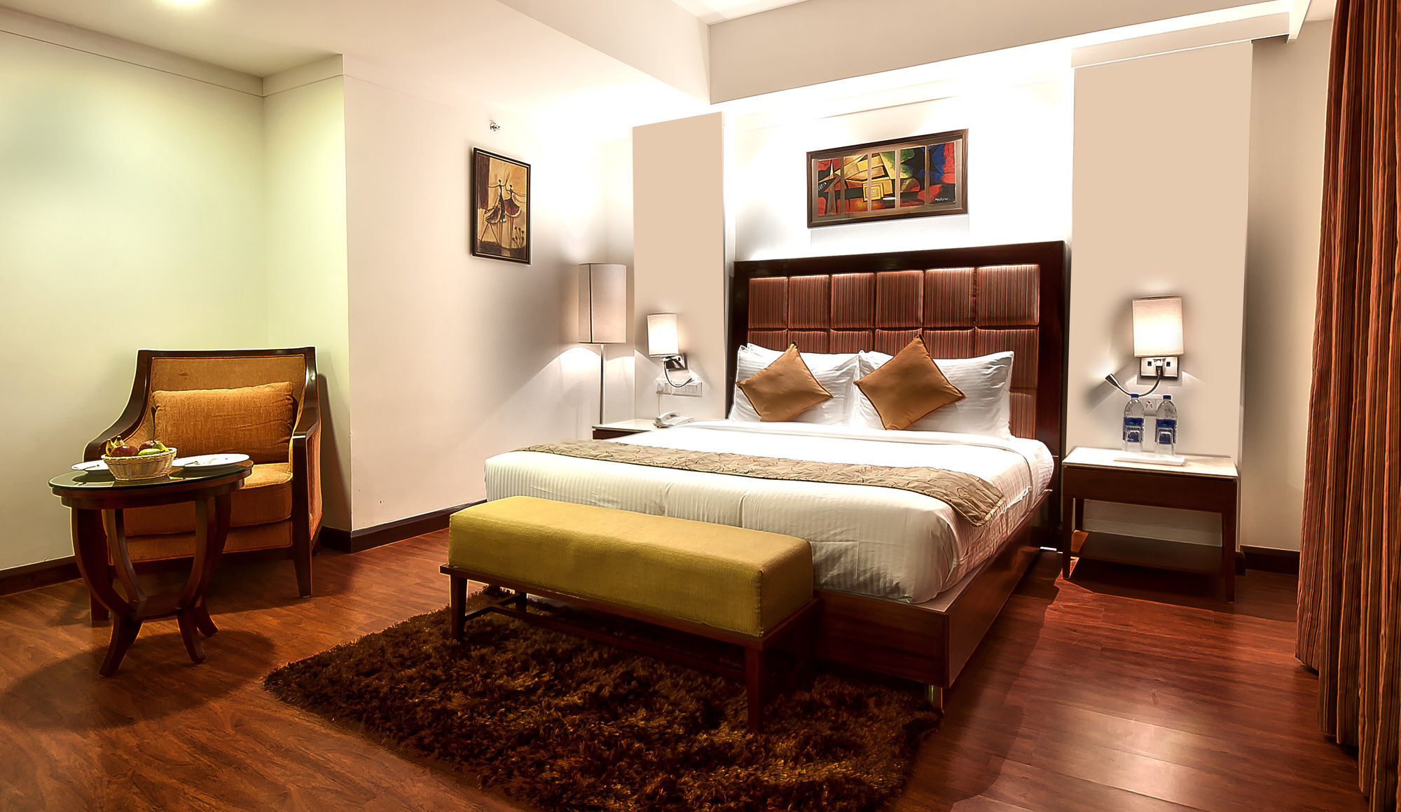 The Golden Plaza Hotel Panchkula Buitenkant foto